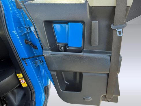 Used 2007 Toyota FJ Cruiser 4WD image 14