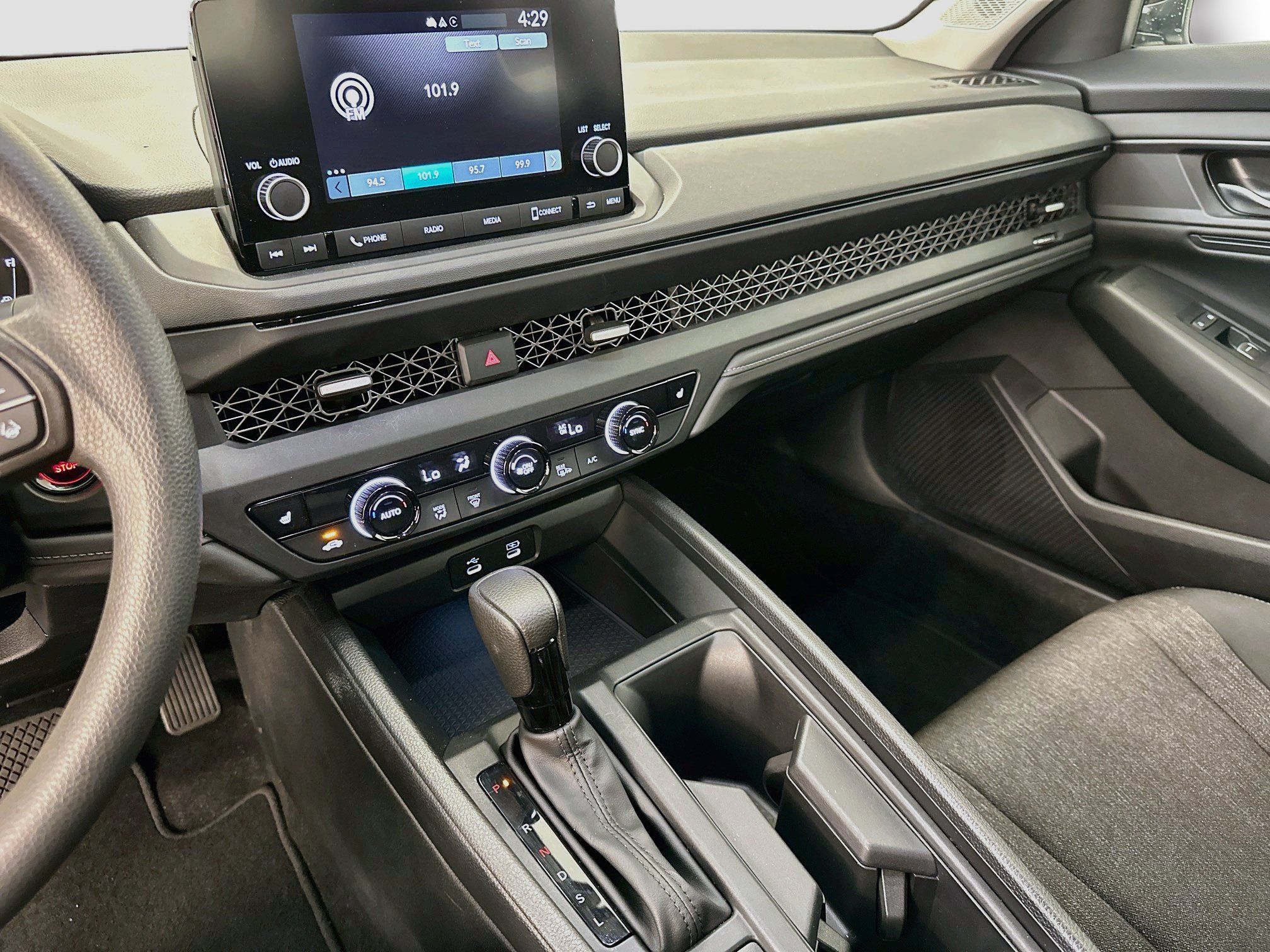 Used 2025 Honda Accord SE image 24