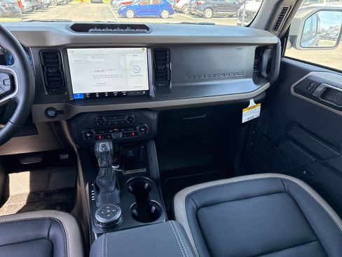 New 2025 Ford Bronco Big Bend w/ Black Diamond Package AWD/4WD image 9