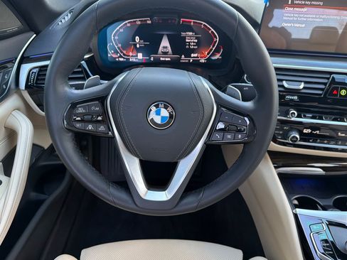 Used 2023 BMW 530i w/ Premium Package image 18