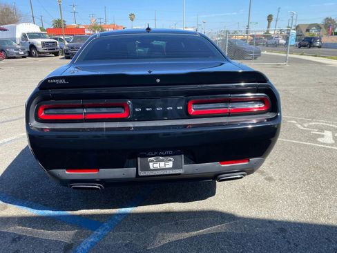 Used 2016 Dodge Challenger SXT Plus image 6