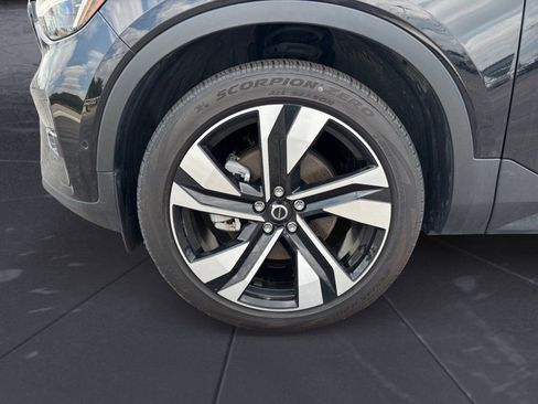 New 2025 Volvo XC40 B5 Plus w/ Climate Package image 14