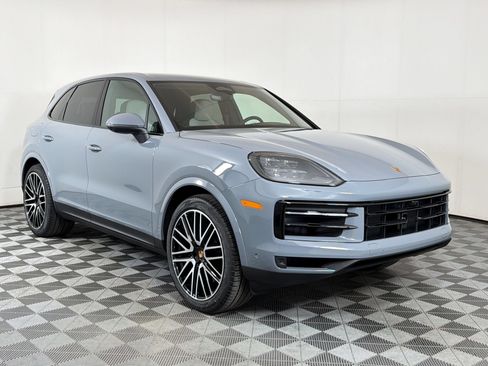 Used 2026 Porsche Cayenne AWD/4WD image 8