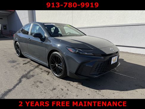 Certified 2025 Toyota Camry SE image 2