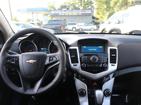 Used 2016 Chevrolet Cruze LT FWD image 17