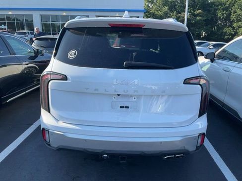 Used 2024 Kia Telluride SX w/ Towing Package FWD image 10