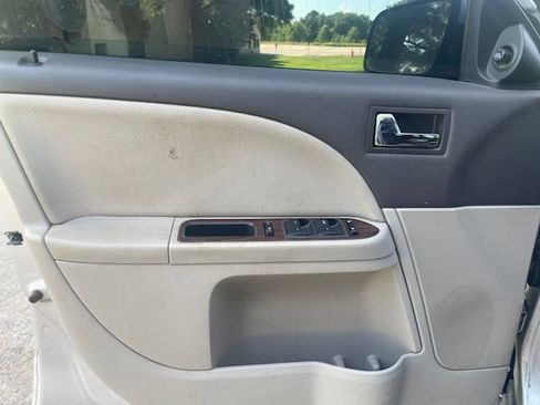 Used 2008 Ford Taurus SEL FWD image 13