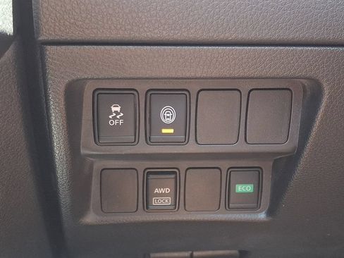 Used 2019 Nissan Rogue Sport SV AWD/4WD image 22