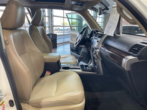 Used 2018 Toyota 4Runner Limited AWD/4WD image 19