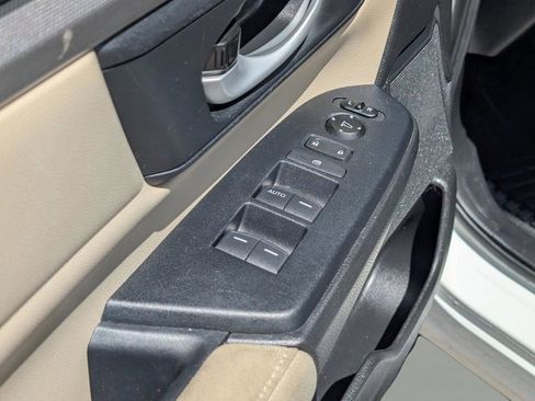 Used 2018 Honda CR-V LX image 16