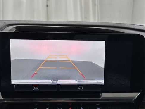 Used 2023 GMC Sierra 1500 SLE image 24