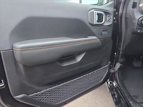 Used 2025 Jeep Wrangler Unlimited Sahara w/ Safety Group image 14