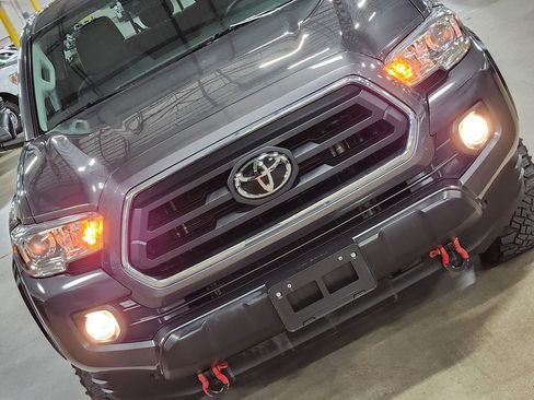 Used 2022 Toyota Tacoma SR5 image 19