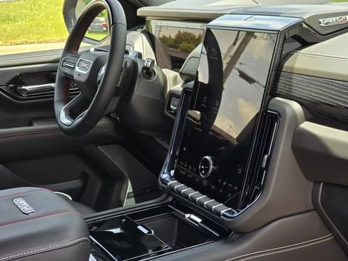 New 2026 GMC Yukon AT4 Ultimate AWD/4WD image 11