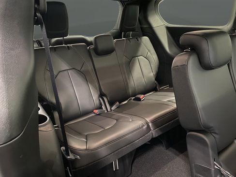 New 2026 Chrysler Pacifica Select w/ S Appearance Package FWD image 33