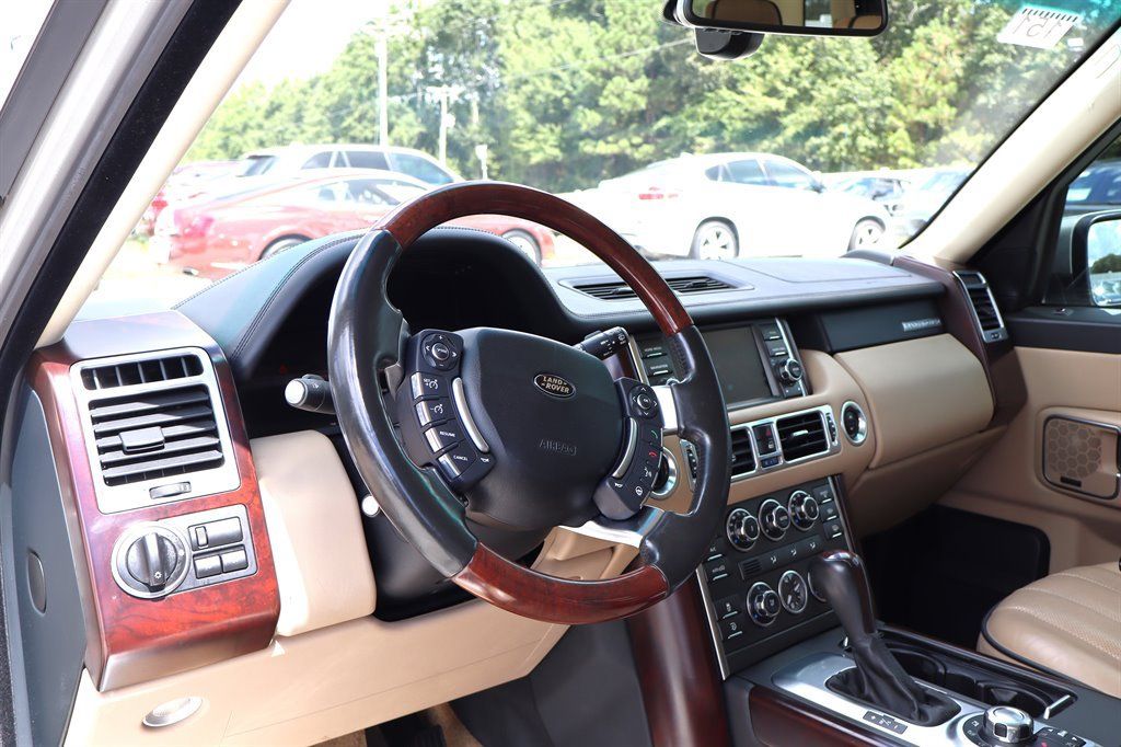 Used 2011 Land Rover Range Rover HSE LUX AWD/4WD image 16
