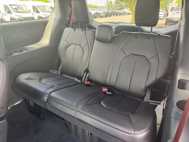 New 2027 Chrysler Pacifica Select AWD/4WD image 20