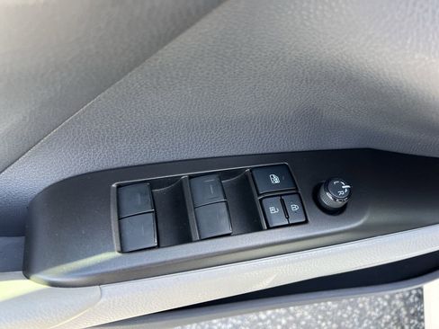 Used 2022 Toyota Camry LE FWD image 15