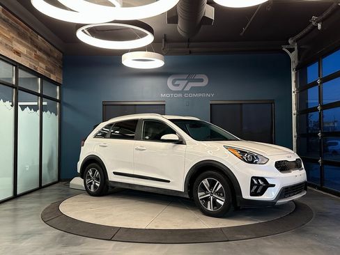 Used 2022 Kia Niro LXS image 1