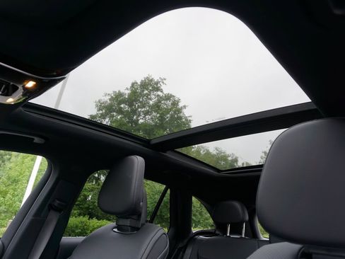 Certified 2025 Mercedes-Benz GLC 300 image 12