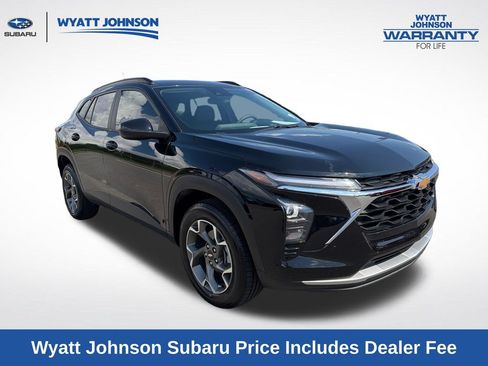 Used 2024 Chevrolet Trax LT FWD image 13