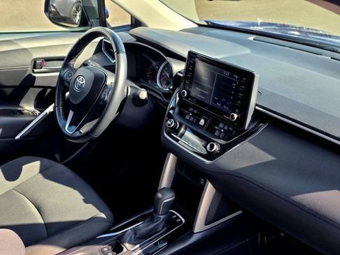 Used 2022 Toyota Corolla Cross LE AWD/4WD image 19