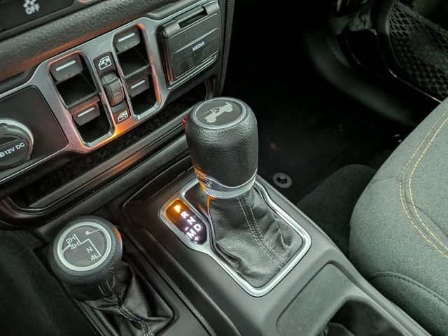 Used 2024 Jeep Wrangler Unlimited Sport AWD/4WD image 19