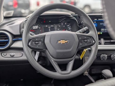 New 2026 Chevrolet Trax LS image 15