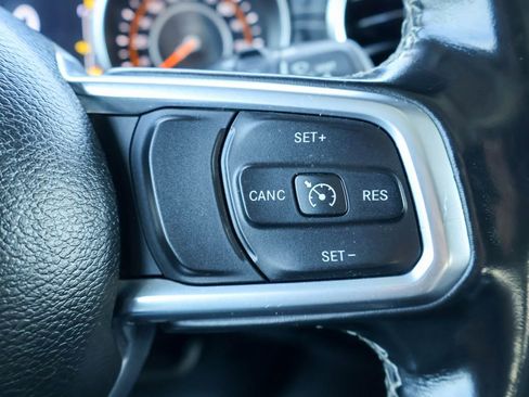 Used 2020 Jeep Wrangler Unlimited Sahara image 15