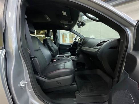 Used 2018 Dodge Grand Caravan GT FWD image 25