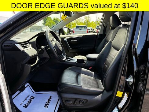 Used 2020 Toyota RAV4 Limited AWD/4WD image 6