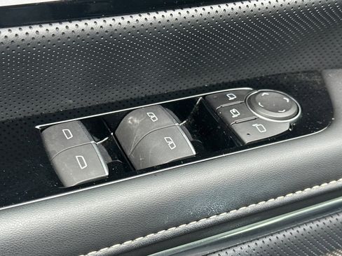 Used 2025 GMC Sierra EV Denali image 12