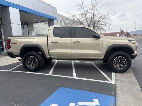 Used 2024 Chevrolet Colorado ZR2 w/ Technology Package image 6