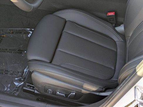 New 2026 BMW 330i Sedan w/ Premium Package image 4