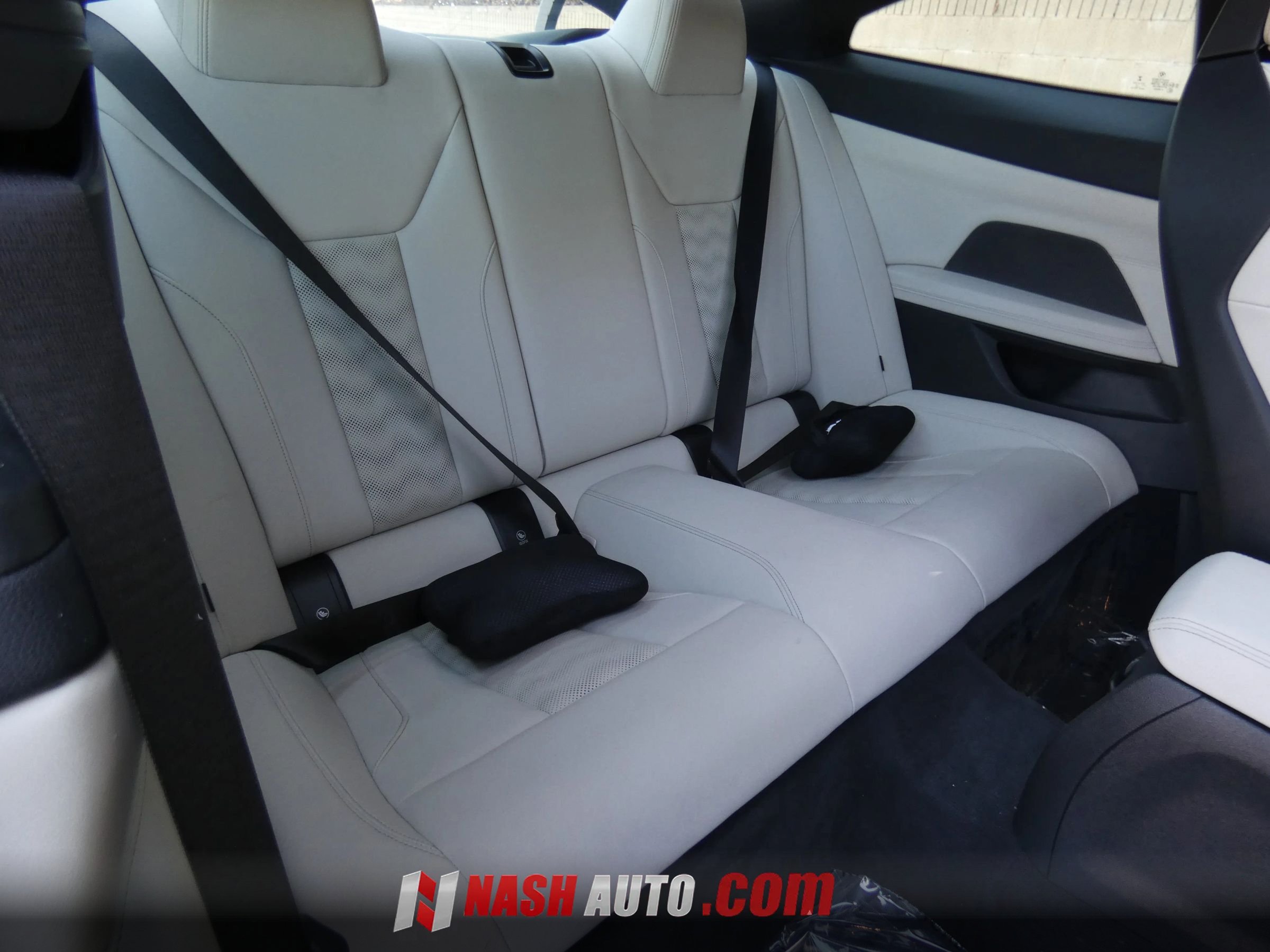 Used 2022 BMW M4 Coupe RWD image 36