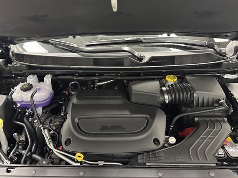 New 2026 Chrysler Pacifica Select AWD/4WD image 39