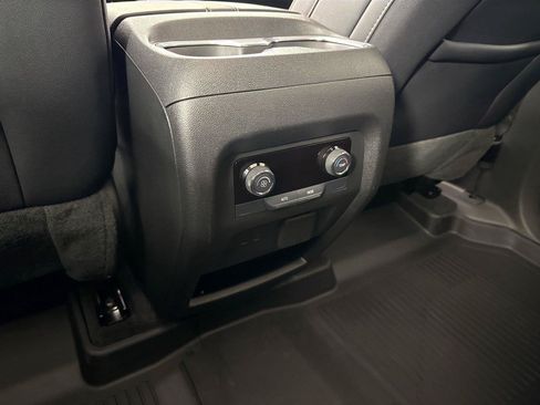 Used 2025 Chevrolet Traverse Z71 w/ Driver Confidence Package AWD/4WD image 34