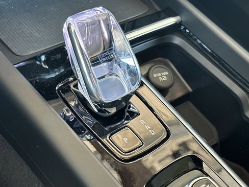 New 2026 Volvo XC60 B5 Plus w/ Climate Package image 19