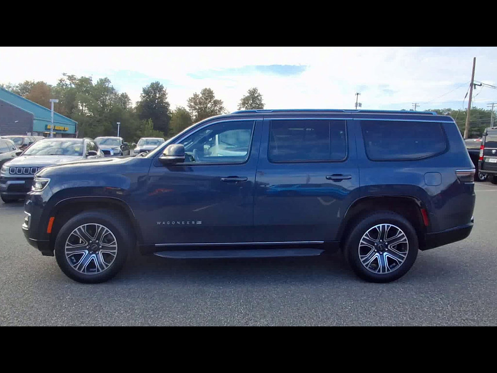 Used 2025 Jeep Wagoneer 4WD image 5