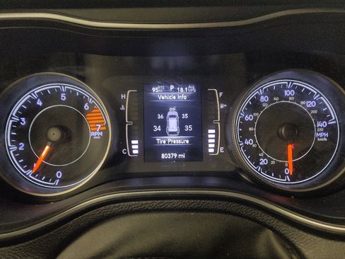 Used 2019 Jeep Cherokee Latitude Plus image 23