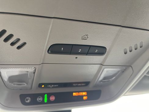 Used 2018 Chevrolet Equinox LT image 41