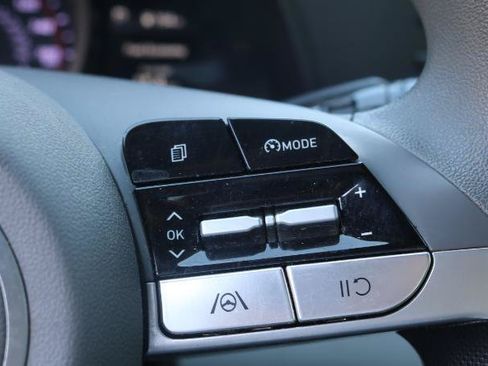 Used 2023 Hyundai Elantra SEL FWD image 7
