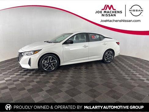 Certified 2025 Nissan Sentra SR image 3