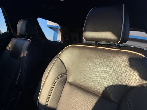 Certified 2023 Chevrolet Traverse Premier image 34