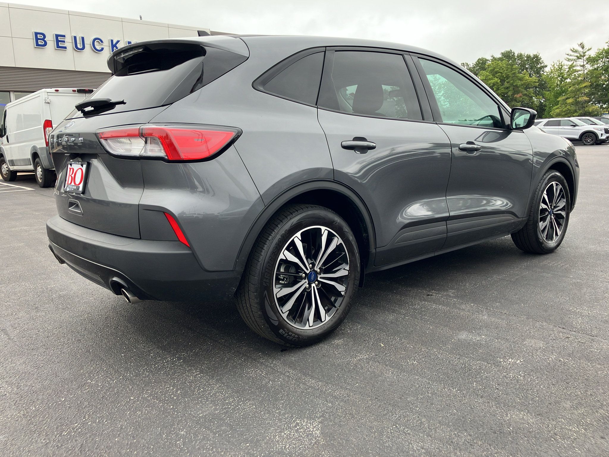 Used 2022 Ford Escape SE w/ SE Sport Appearance Package FWD image 5