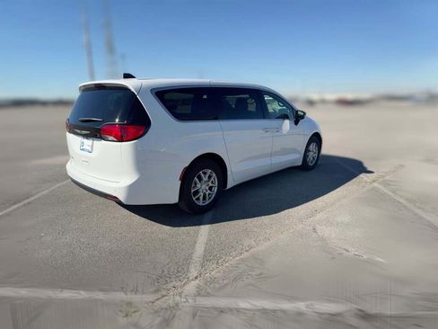 New 2026 Chrysler Voyager LX image 12