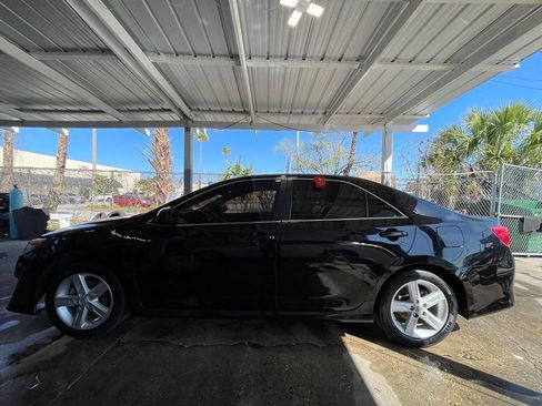Used 2012 Toyota Camry SE FWD image 6