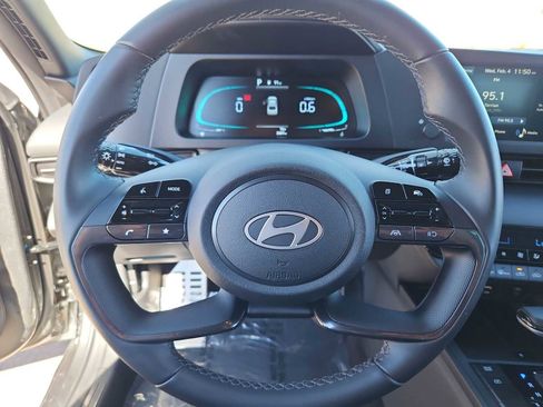 Certified 2025 Hyundai Elantra Sport image 22