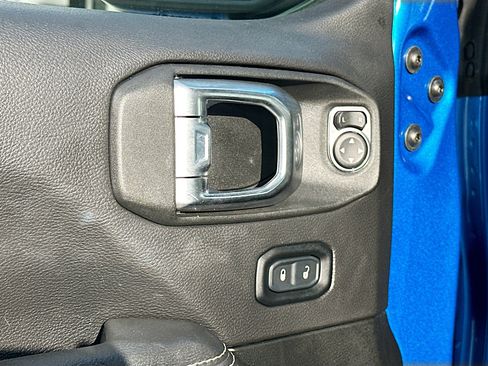 Used 2022 Jeep Wrangler Unlimited Sahara image 18