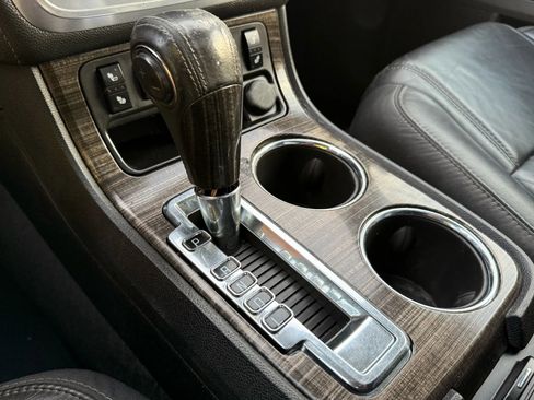 Used 2015 GMC Acadia SLT image 16